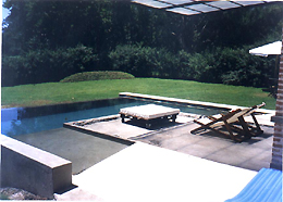 Casi terminada se observa la Piscina